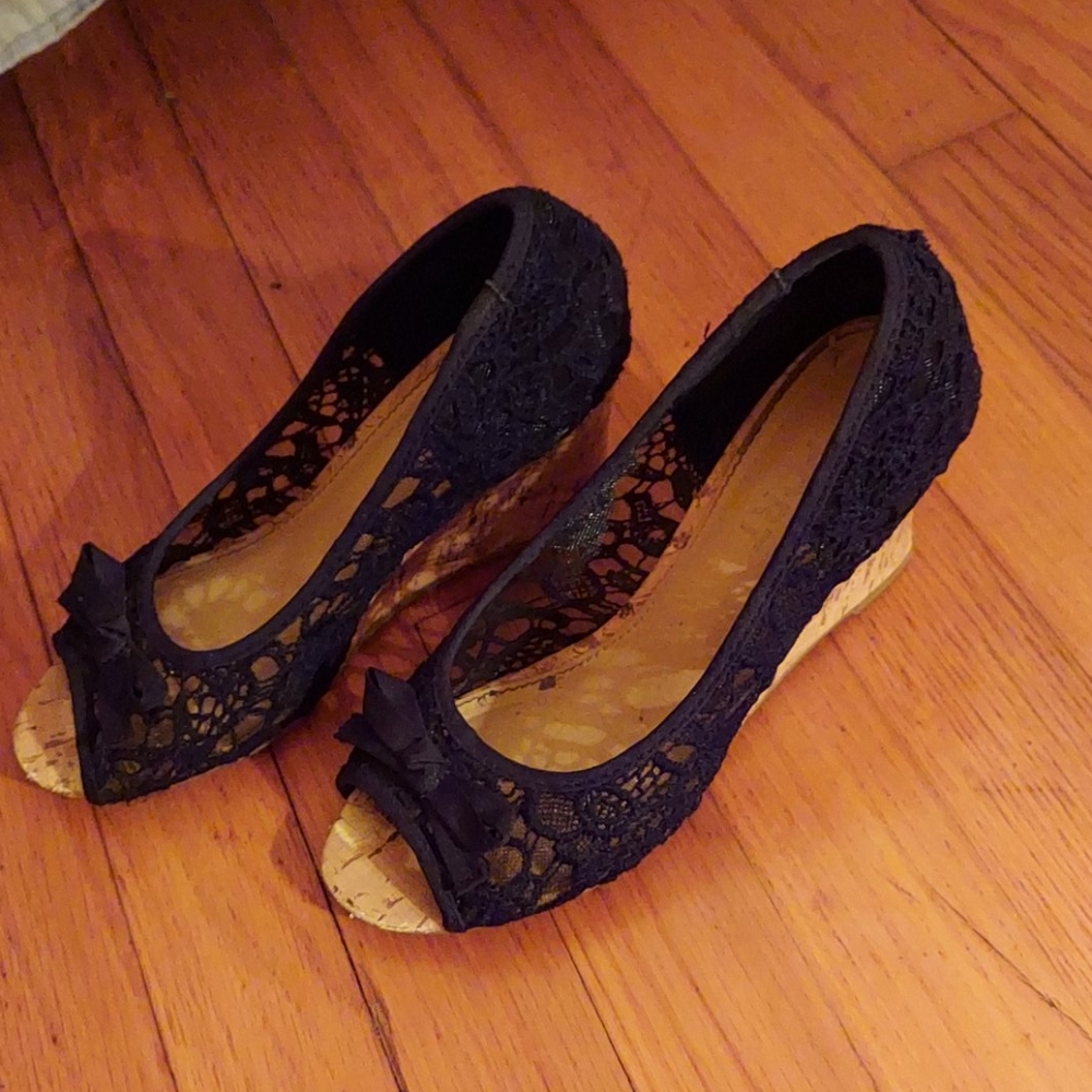 Heels - Picture 2 of 2